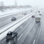 Snö på autobahn – och ingen bil i höger körfält. Så ska det inte se ut, tycker bilister och ADAC. FOTO: Ollo(iStockPhoto