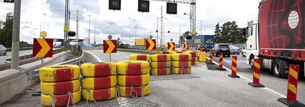 Arbetet på bron i Södertälje är komplicerat och försenas ytterligare. Foto: Hans Ekestang.