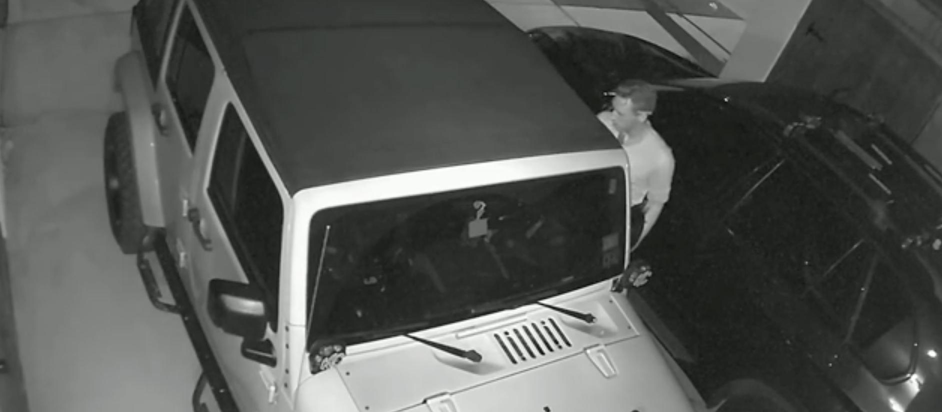 Med hjälp av blanka nycklar, en bärbar dator - och tillgång till nyckeldatabasen kunde tjuvarna försvinna spårlöst med bilarna. FOTO: Youtube