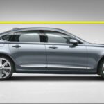 Volvo S90 är en sedan med en V8-motor och en turbooptimerad motor. (AI text)