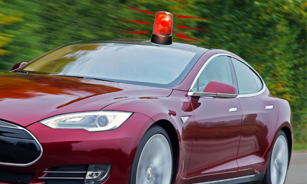 En Tesla Model S kör nerför vägen. (AI text)