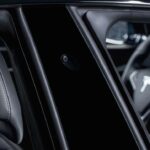 interiören av en Tesla Model S (AI text)