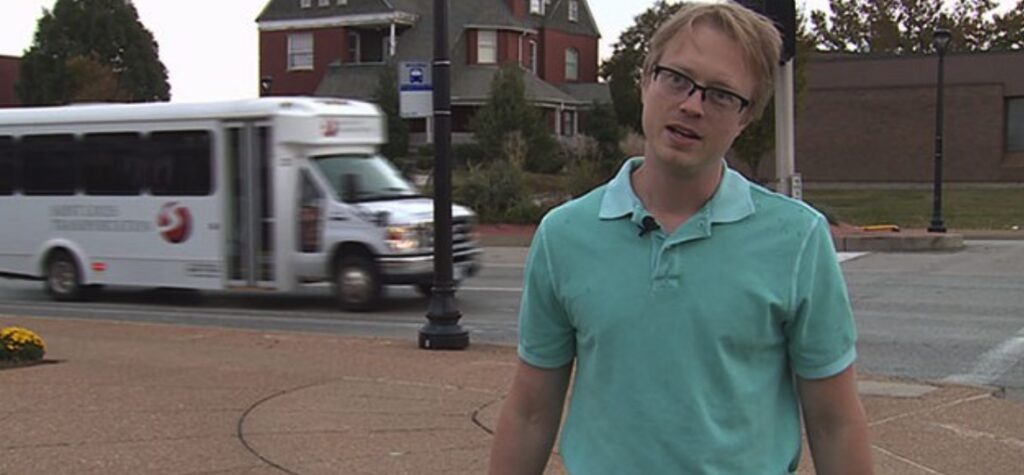 Dustin French hade manuell växellåda i sin bil. Det är han glad för.