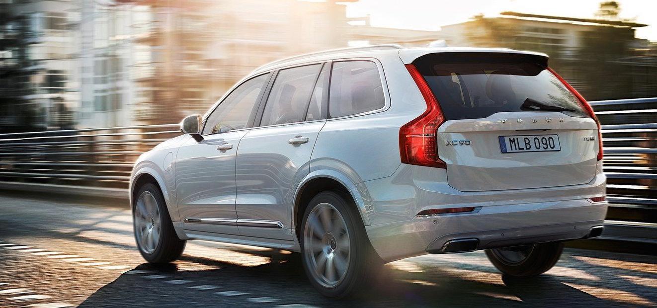 All utveckling går inte framåt. Nya XC90 lyckas inte slå gamla trotjänaren 240 när det gäller ljudnivå i 110 km/h på motorväg.