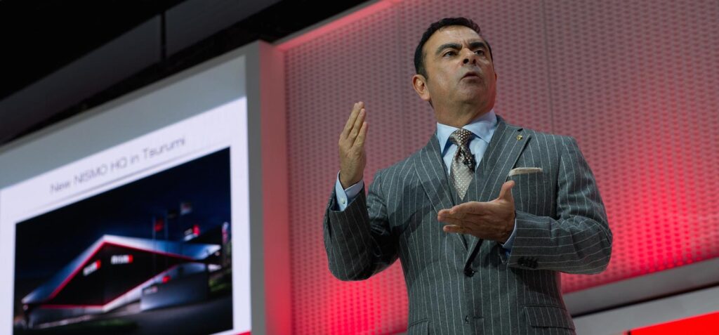 Carlos Ghosn tänker kapa utvecklingskostnaderna för nya elbilar och laddhybrider. Renault/Nissan-koncernen utökar samarbetet med Mitsubishi.