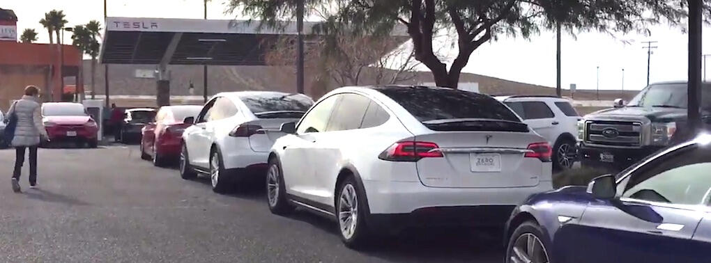 Hur ofta ska Teslaägarna behöva stå i långa köer, innan de tappar tålamodet? Behövs det många fler Superchargers?