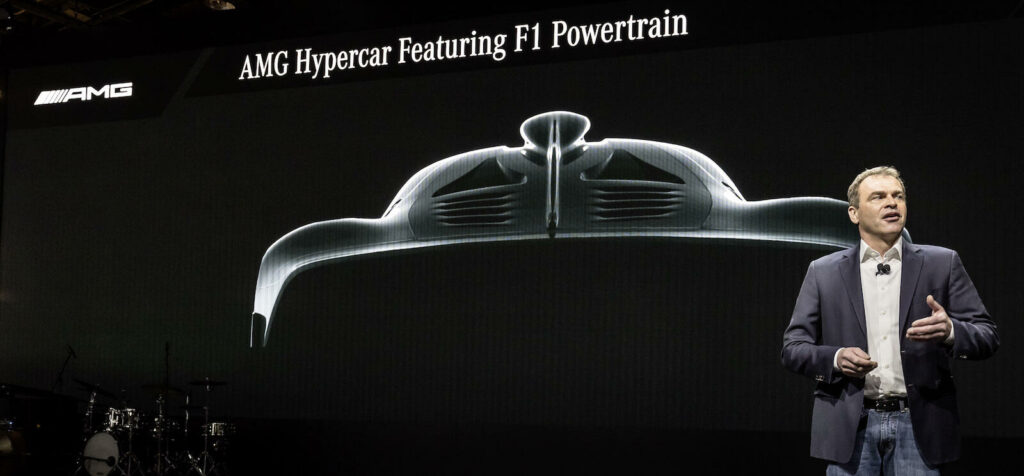 De nya detaljerna om den nya superhybriden avslöjades av Tobias Moers, styrelseordförande i Mercedes-AMG, på bilsalongen i Detroit.