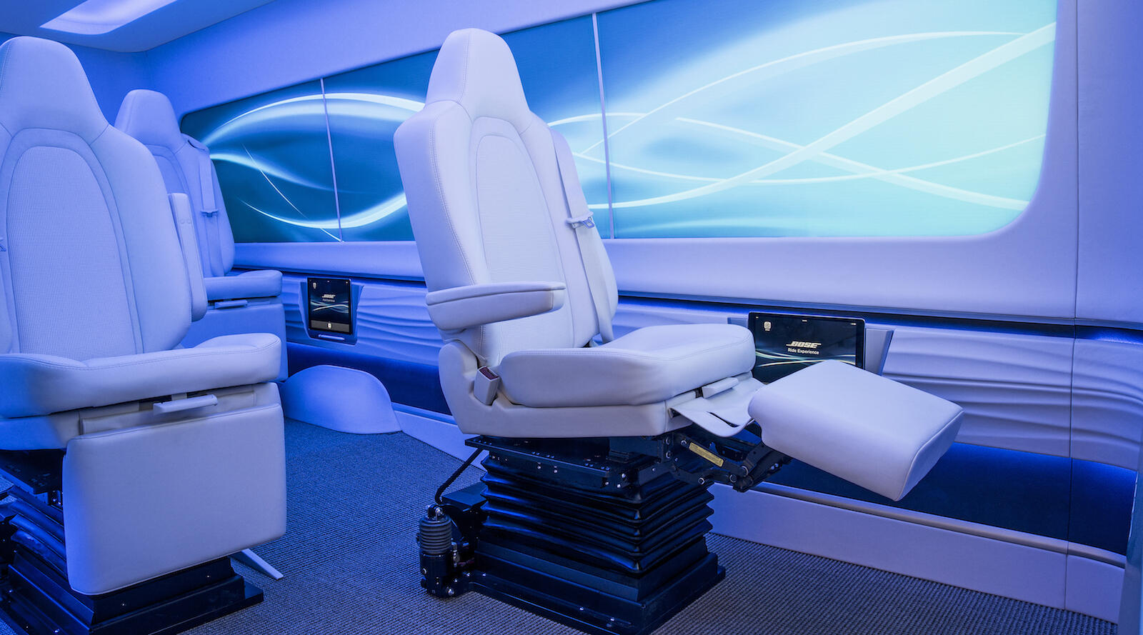 En personbil med blå inredning. (AI text)