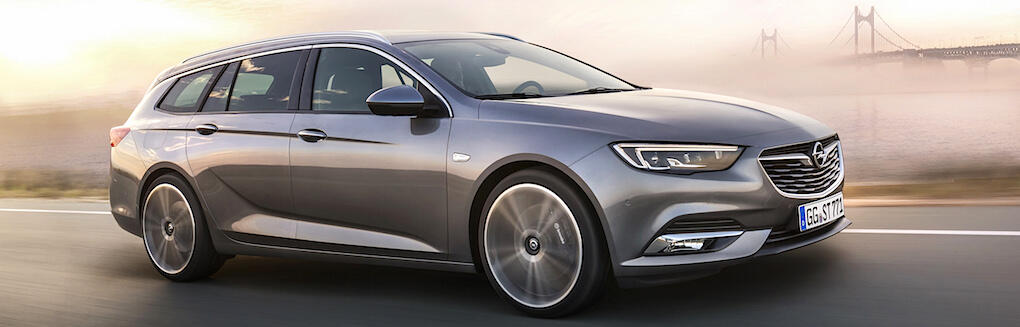 Nya Opel Insignia Sports Tourer är 4.986 mm lång, fem centimeter längre än Volvo V90 som mäter 4.936 mm.