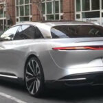 En silversmyckad Lincoln. (AI text)