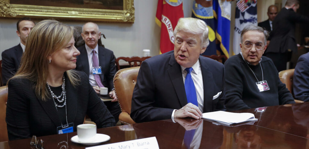 Mary Barra på General Motors och Sergio Marchionne på Fiat/Chrysler står bakom ett nytt lobbybrev till Donald Trump, bland flera andra biltillverkare. Foto: Shawn Thew-Pool/Getty Images