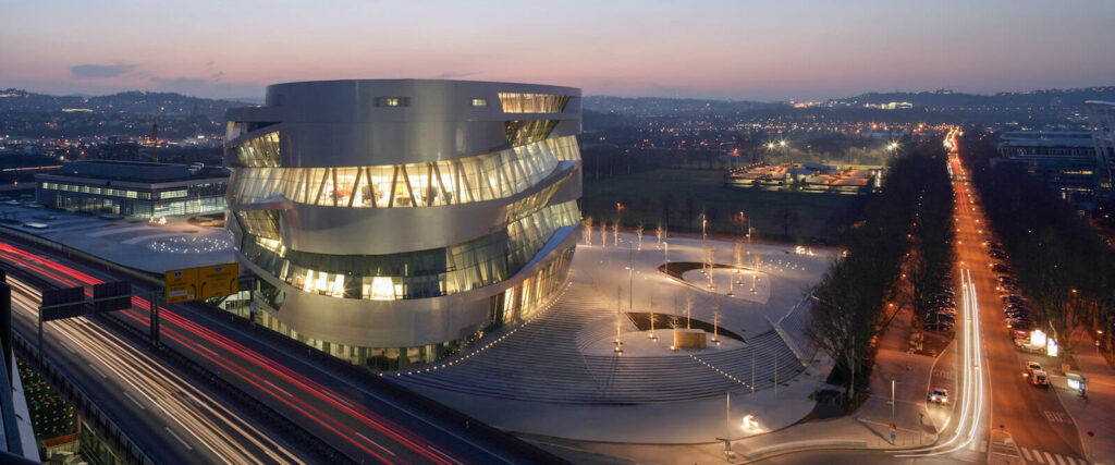 Mercedes museum i Stuttgart är ett besöksmål för bilentusiaster. Nästa år får staden rätt att förbjuda äldre dieselbilar som inte klarar Euro 6-kraven.