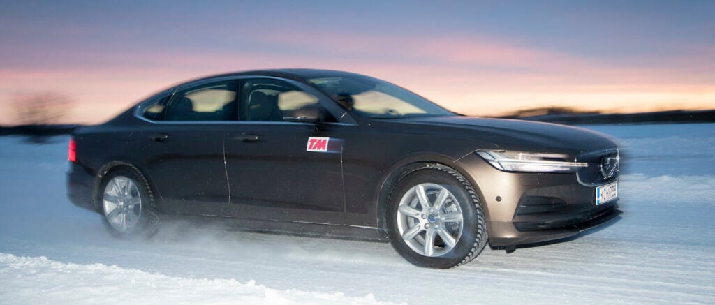 Även när dieselbilarna i vårt vintertest har arbetat sig upp till rätt temperatur släpper många av dem ut extremt mycket kväveoxider. Foto: Pekka Nieminen