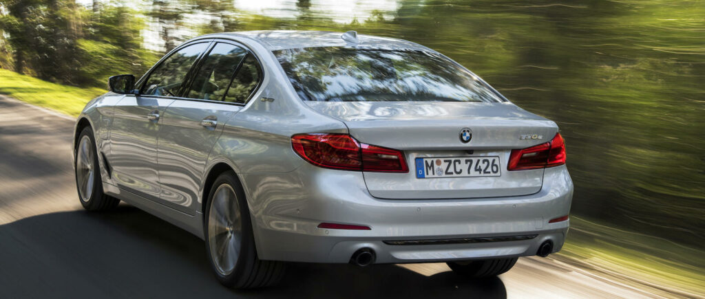 BMW X5 xDrive (AI text)