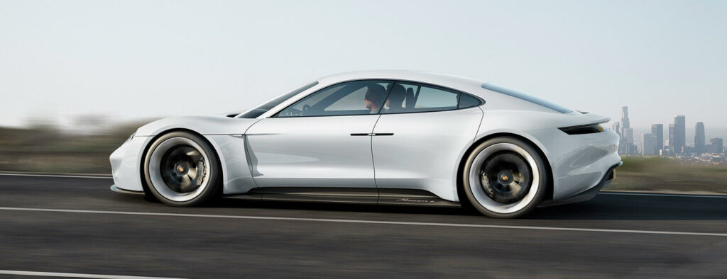 Konceptbilen Porsche Mission E ska sättas i produktion 2020.