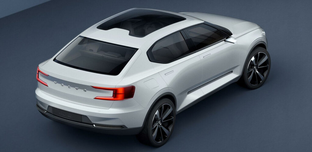 Volvo visade två konceptbilar 2016 som visade hur en kommande elbil och laddhybrid med kompakta suv-karosser skulle kunna se ut.