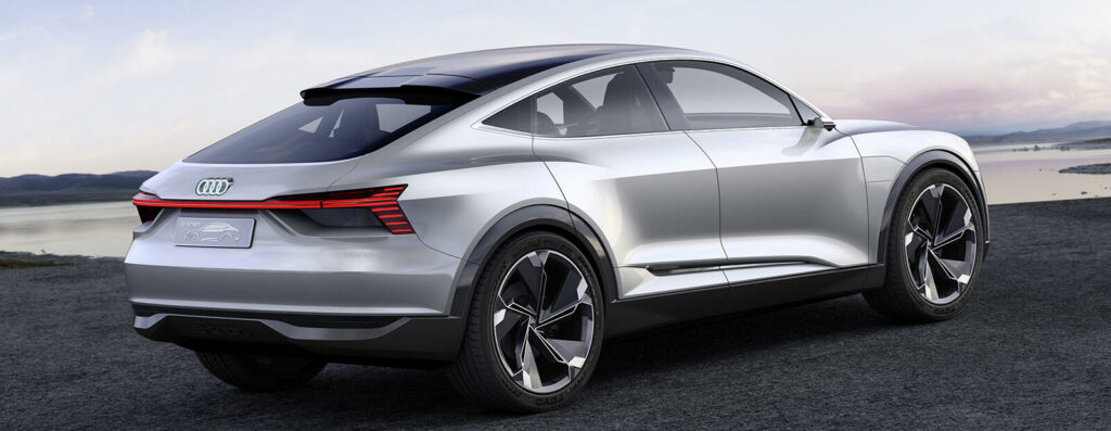 En konceptbil parkerad vid vägkanten. (AI text)