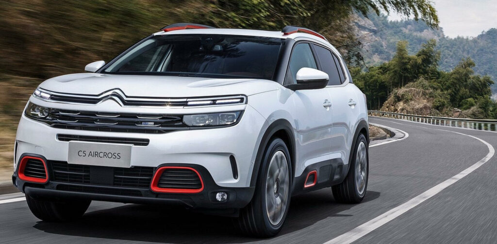 Designen är något helt nytt jämfört med gamla C5, men nya C5 Aircross hämtar många detaljer från Cactus och C3.