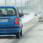 Trafikläget kan bli svårt under tisdagsmorgonen, då många bilister lagt om till sommardäck.
