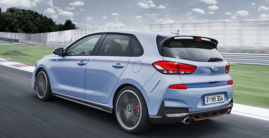 Den nya prestandaversionen av Hyundai i30 siktar rakt på Volkswagen Golf GTI. Den är en av många nya Hyundaimodeller som ska börja säljas framöver.