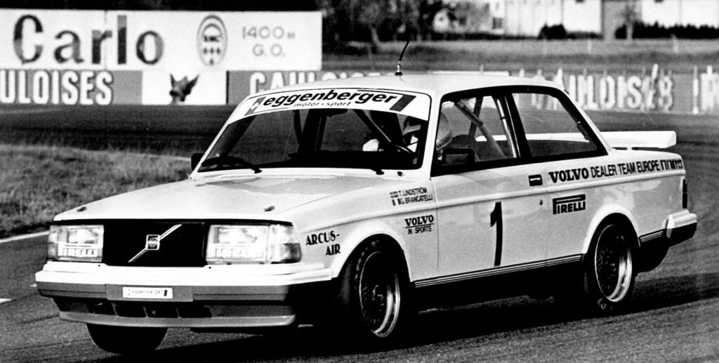 En Volvo S40 (AI text)