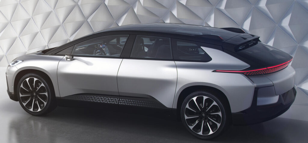 Faraday Future FF 91 kan förhandsbokas för 5.000 dollar, men det är oklart hur mycket den ska kosta. Företaget siktar på produktionsstart 2018.