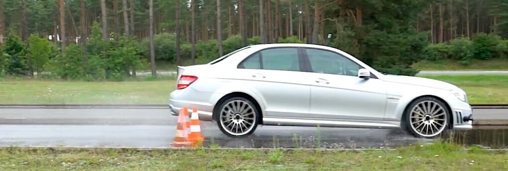 Räknat i meter är skillnaden i bromssträcka inte jättestor. Men det kan handla om liv och död för en fotgängare.