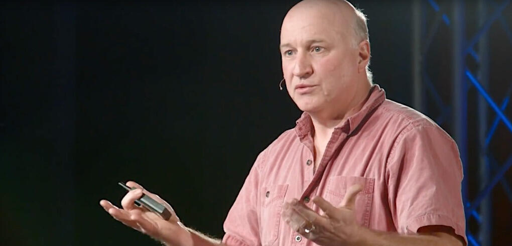 Batterier i elbilar ska inte "laddas till max", enligt professor Jeff Dahn, då lever de längre.