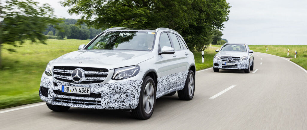 Mercedes är en av många biltillverkare som försökt lansera och sälja vätgasbilar i stor skala. Men nya GLC F-Cell EQ Power har en fördel jämfört med konkurrenterna: den kan också laddas i ett uttag och köras på batterieldrift.