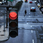Var tionde trafikant struntar i rött ljus. Foto: iStockPhoto