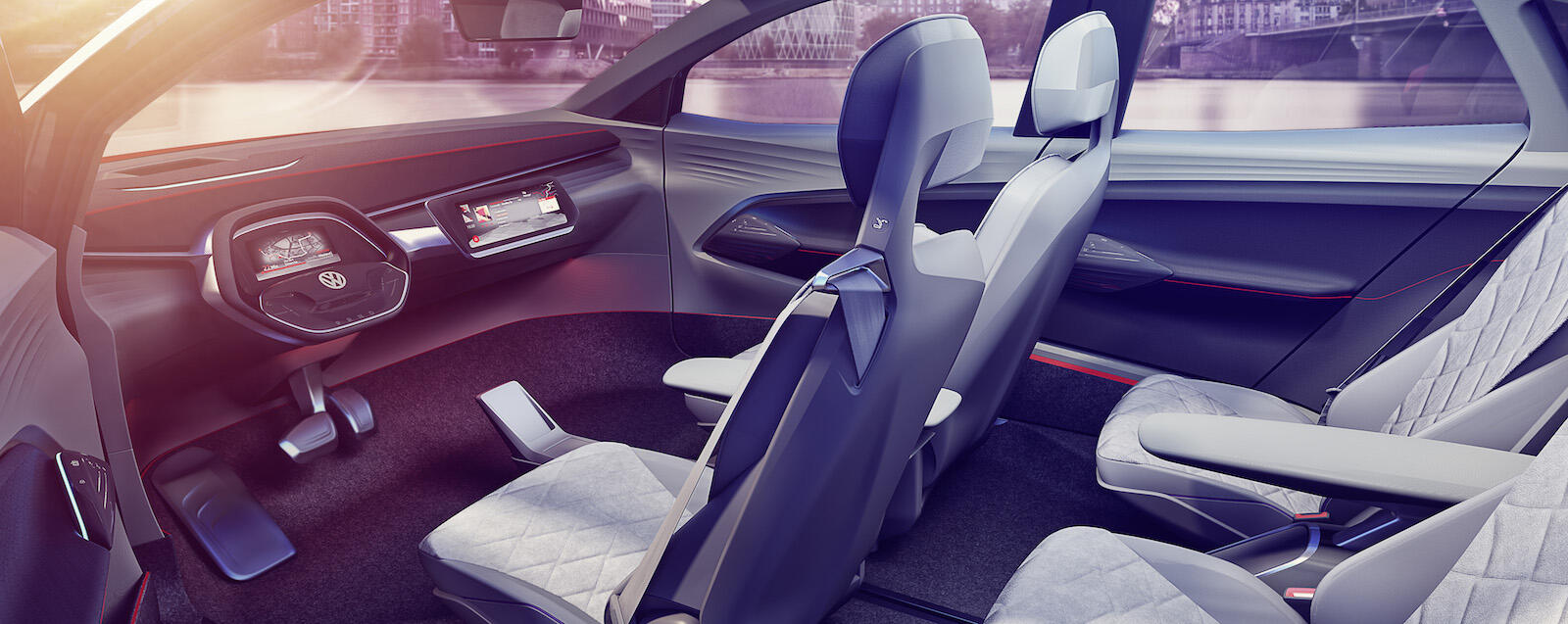 En bilinteriör med utsikt över staden. (AI text)