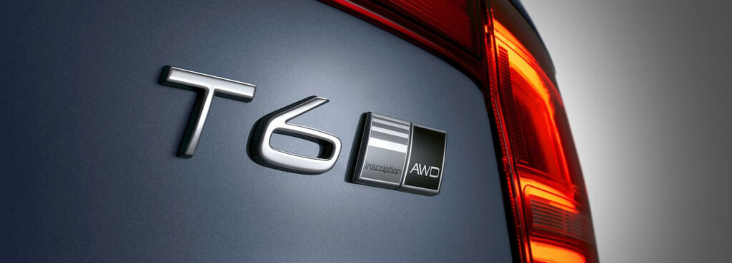 Bensinbilarna blir populärare bland europeiska bilköpare. Men hybrid- och elbilarna ökar snabbt – dock från låga nivåer.