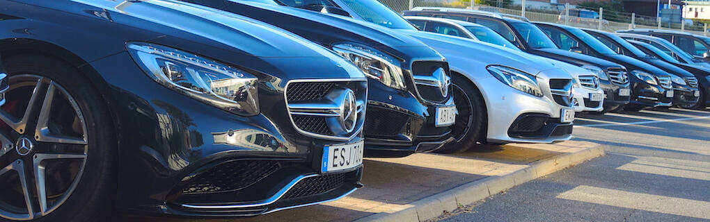 Aldrig förut har det sålts så många bilar i Sverige som under 2017. Men 2018 kan bli en nedgång...