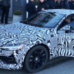 Jaguar XE syns i stan (AI text)