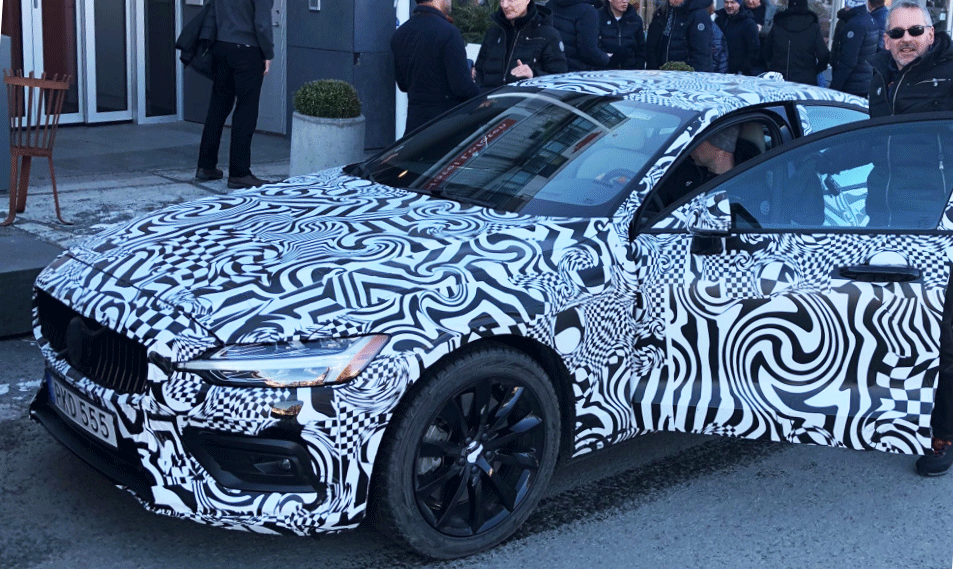 Jaguar XE syns i stan (AI text)