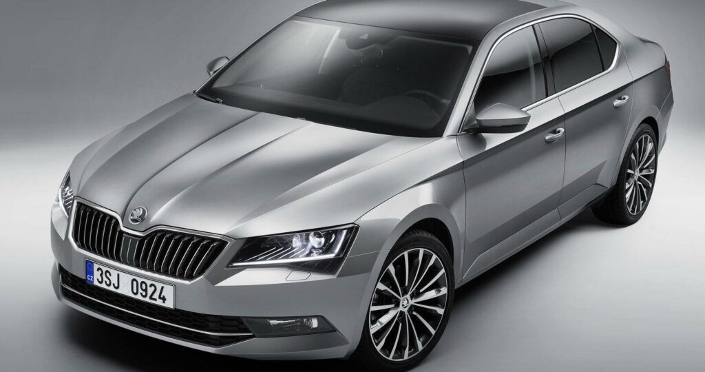 Skoda Superb är en ny bil. (AI text)