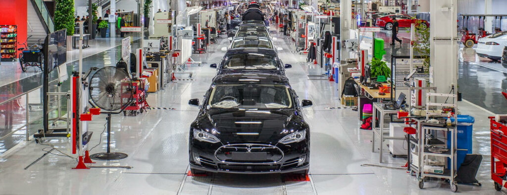 Tesla Model S bilassemblinlinjen på Teslas fabrik i Taiwan (AI text)