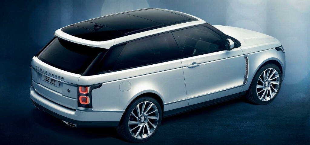 Det är inte många coupémodeller du kan vada genom 90 centimeters vatten med, eller dra 3,5 ton tunga släp med!