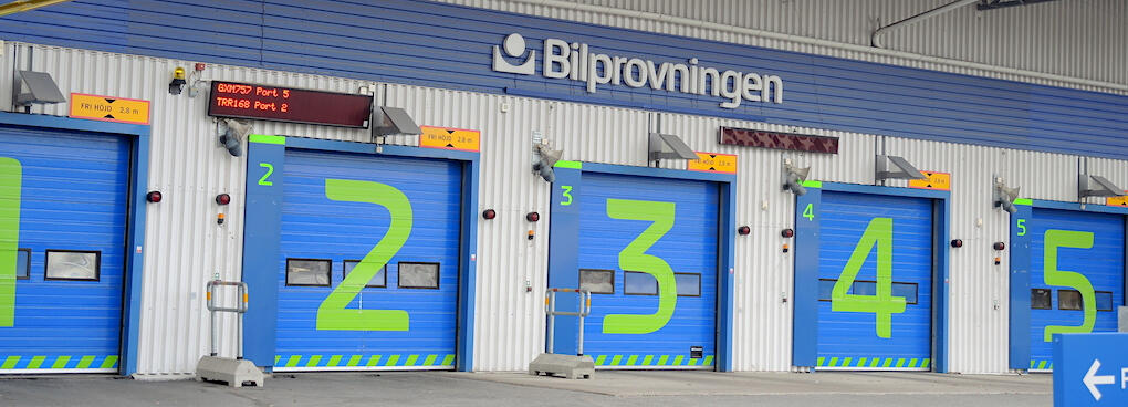 Undvik körförbud och bekymmer genom att kontrollera din besiktningsperiod hos Transportstyrelsen.