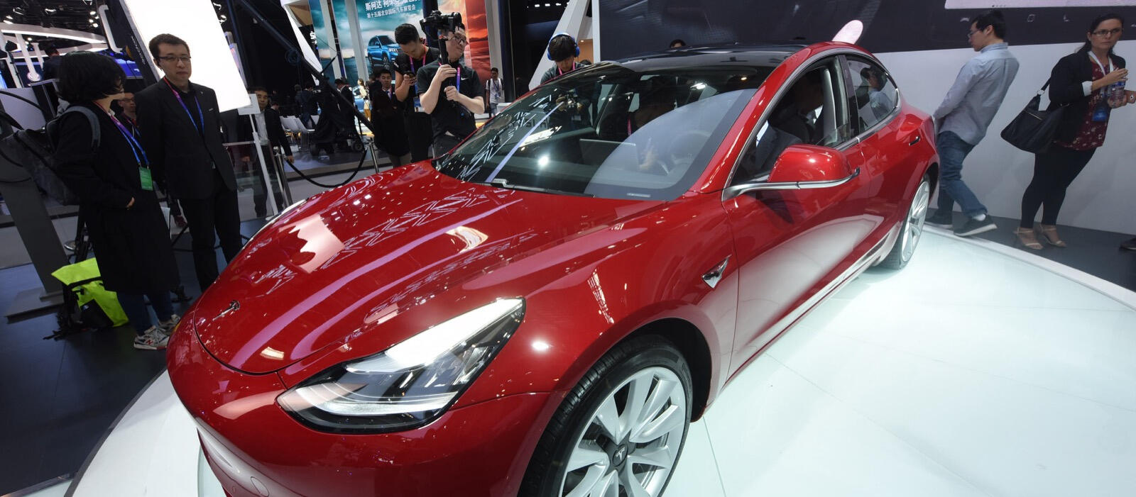 Produktionstakten för Model 3 ökar och Tesla har fortfarande över 450.000 förhandsbokningar på bilen. Foto: Getty Images