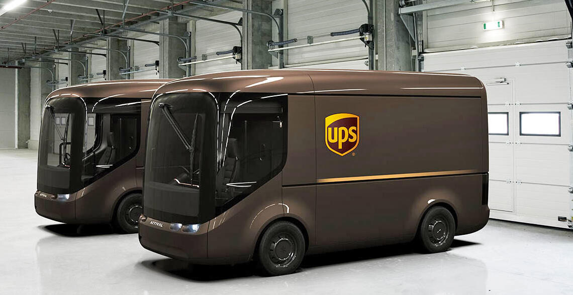 En person kör en bil i ett garagerom. (AI text)