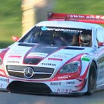 Det går fort och slår gnistor nästan jämt, Reto Meisel är verkligen inte blyg att gasa.