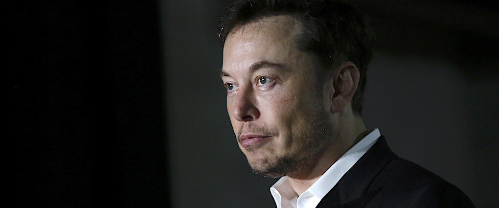 Teslas vd Elon Musk kämpar hårt för att förbättra lönsamheten. Foto Joshua Lott/Getty Images.