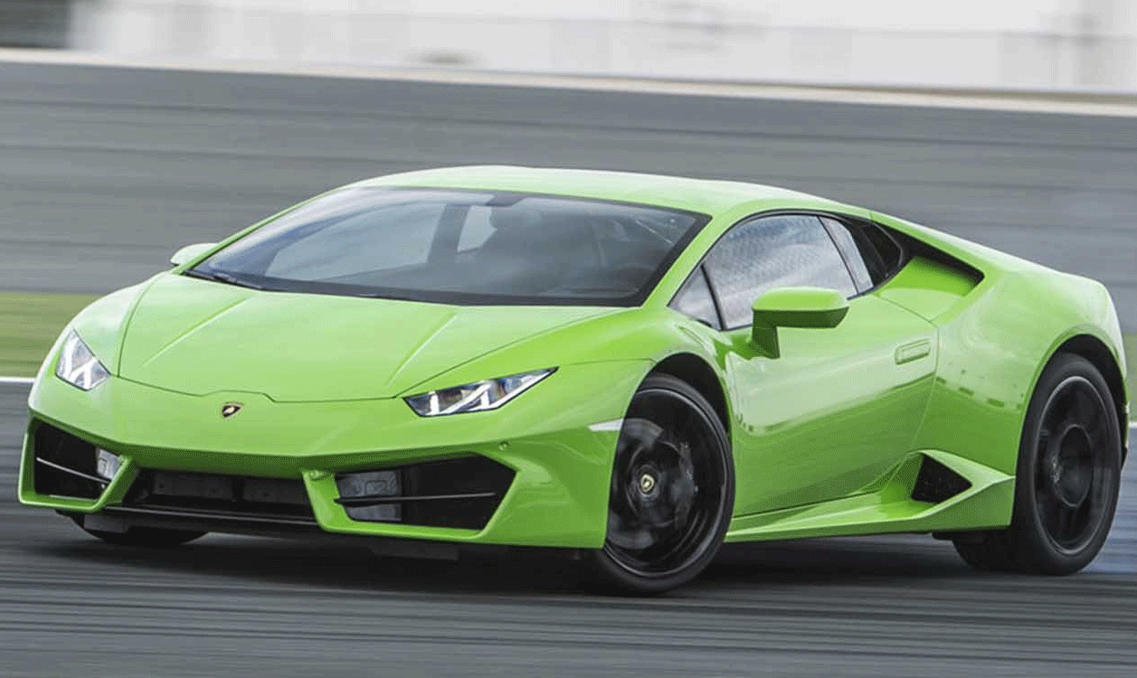 En gröngul Lamborghini Huracán kör på racerbana. (AI text)