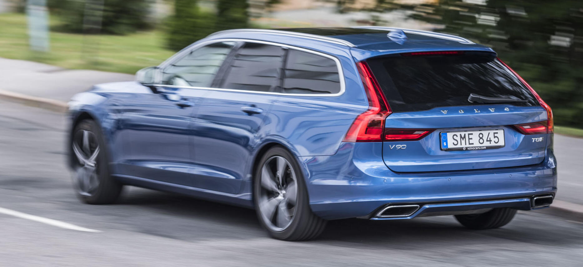 Volvo V90 Xdrive är en ny hybridbil. (AI text)