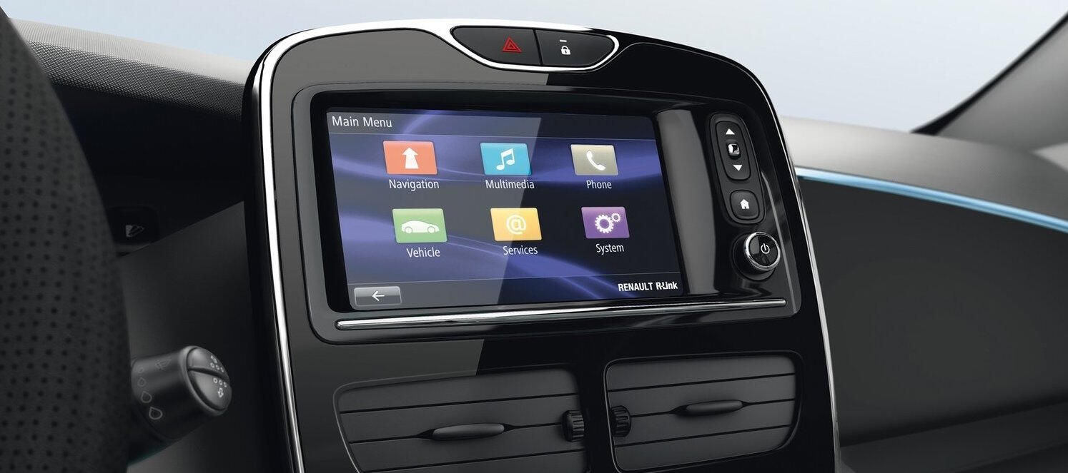 En bil med en berörsenskärm. (AI text)