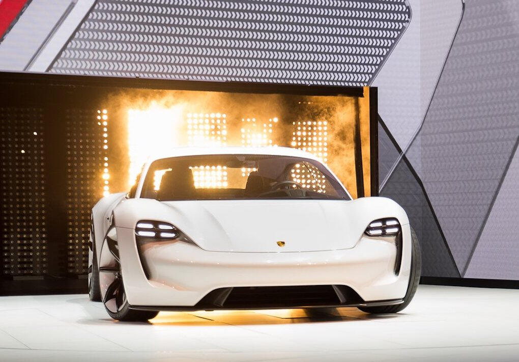 Porsche Mission E byter namn till Taycan när den börjar säljas nästa år.
