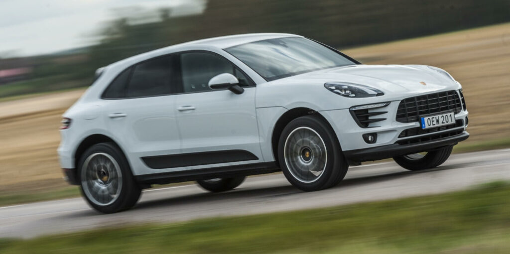 Porsche Macan S (AI text)