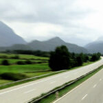 En väg i bergen (AI text)