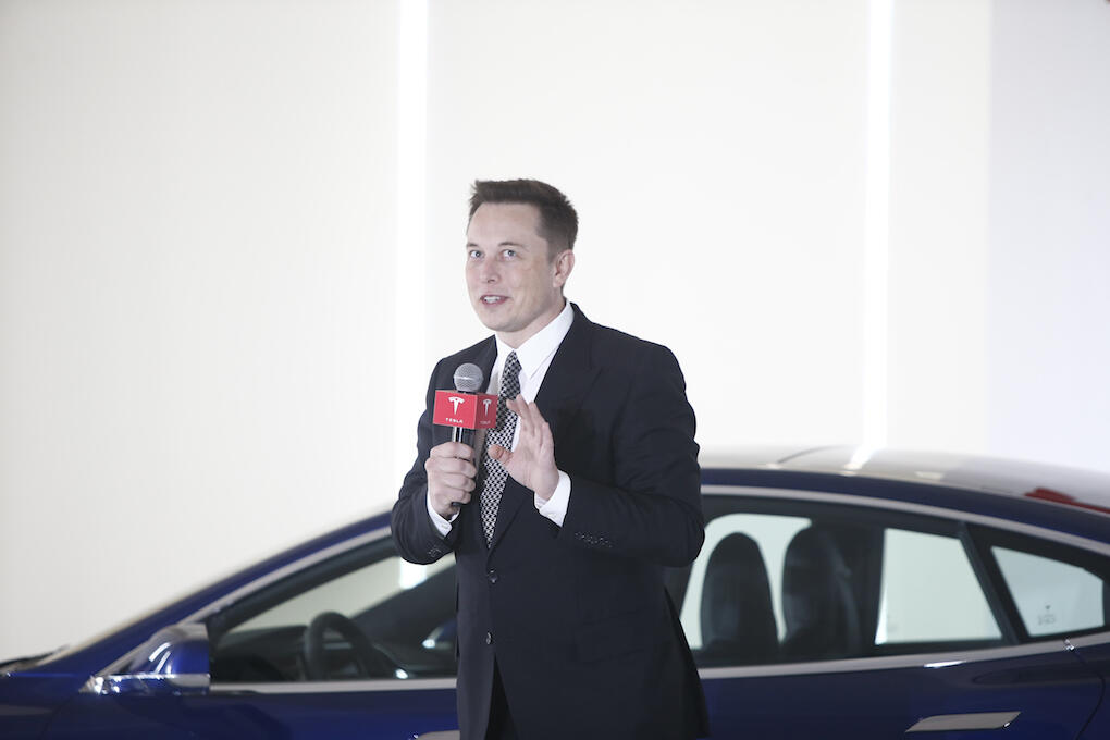 Teslas vd Elon Musk.